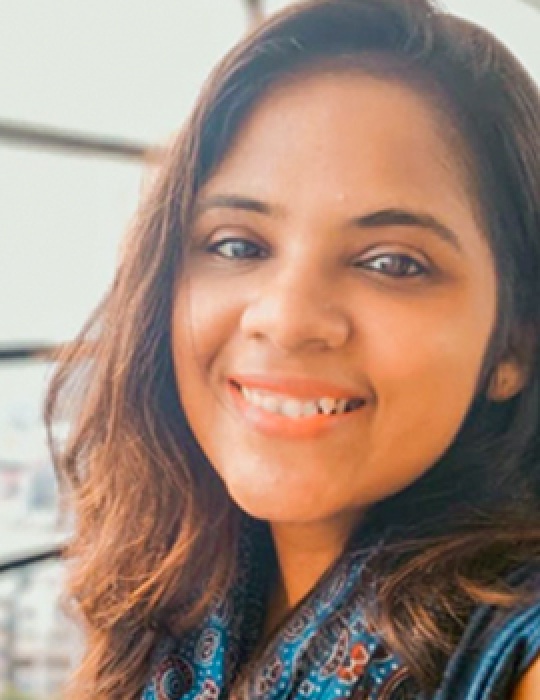 Komal Goel headshot